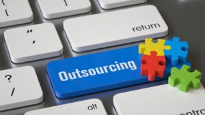 Tại Sao SMEs Nên Bắt Đầu Outsourcing Với Dự Án Nhỏ?